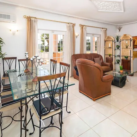 Da Marinha Apartment